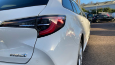 Toyota Corolla 2.0 VVT-i Hybrid Icon Tech 5dr CVT Hybrid Estate